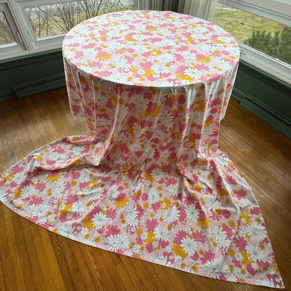 Vintage 70s flat/top sheet, orange, pink, white daisy flowers, full/double size - Picture 2 of 8